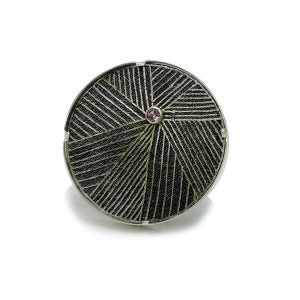 Brooch 1 (Hyewon Jang)