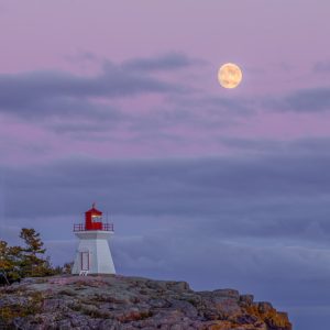 Peaceful Moonrise (Jonathan Sau)