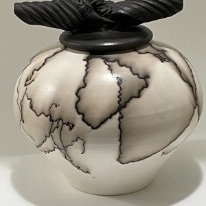 Horsehair cover jar white (Shu-Chen Cheng)