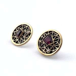 The Asymmetry of Strength Studs (Luci Gil)