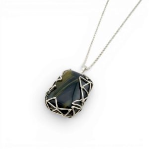 The Hugger Pendant (Luci Gil)