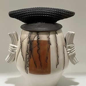 Horsehair cover jar (Shu-Chen Cheng)