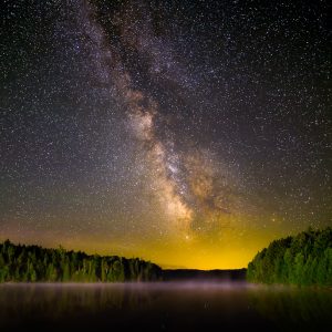 Smoke Lake Milky Way (Jonathan Sau)